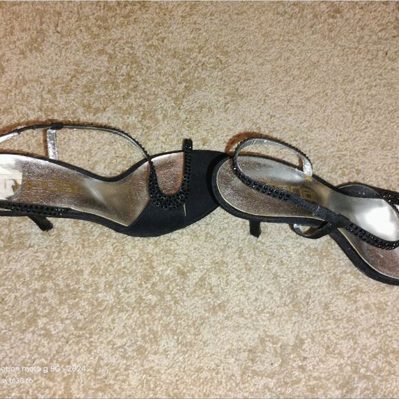 Moda Spana Black Heels with Glittering Embellishments - Picture 5 of 10